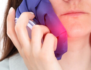 菊名の歯医者、ココセトデンタルクリニックで歯周病の急性発作についての解説