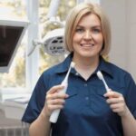 菊名の歯医者、ココセトデンタルクリニックで電動歯ブラシと普通の歯ブラシの違いと使い分けのポイントを解説