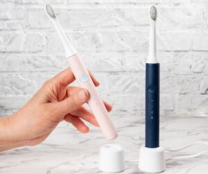 菊名の歯医者、ココセトデンタルクリニックで電動歯ブラシと普通の歯ブラシの違いと使い分けのポイントを解説